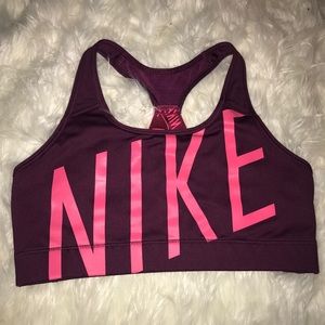 New Nike sports top